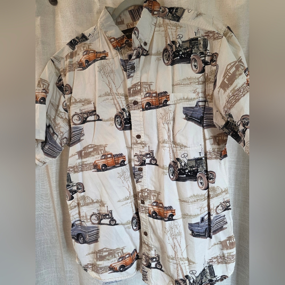 Bit & Bridle Men Size L Shirt Short Sleeve Button Down Trucks & Tractors Cotton